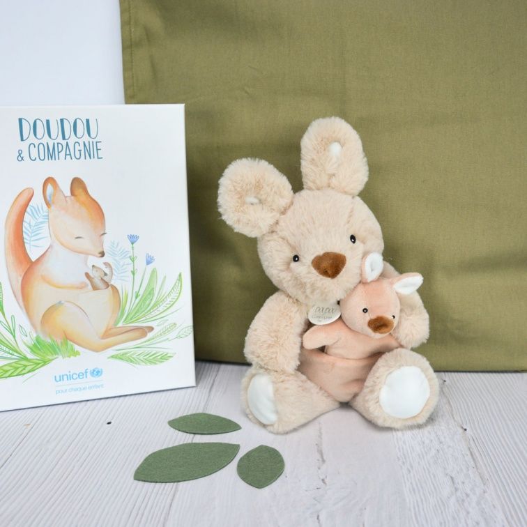  - unicef - plush kangaroo with baby 25 cm 